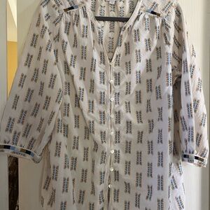 J. Jill lightweight Button-Front Tunic Top in Cream with Blue & Brown Print